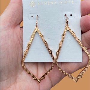 NWT Rose Gold Sophee Earrings